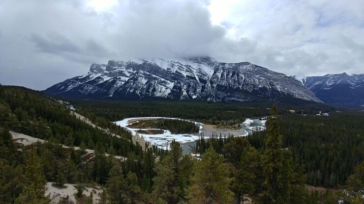 6 Day Canadian Rockies Explorer Private Tour - Tour Duration and Languages