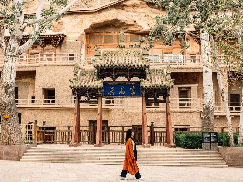 6-day luxury tour of the Hexi Corridor in Gansu (supports foreign guest registration + intangible cultural heritage handicraft experience + Singing Sand Mountain makeup) - Key things to know before booking