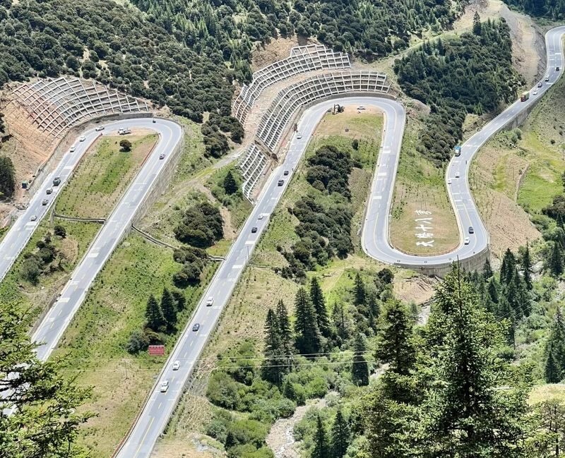 6-Day Tour to Daocheng Yading and Mount Siguniang in Sichuan (Stay in Yading Village, Can upgrade to a large 7-seater nanny car) - Day 5: A quieter Yading morning, then a long drive