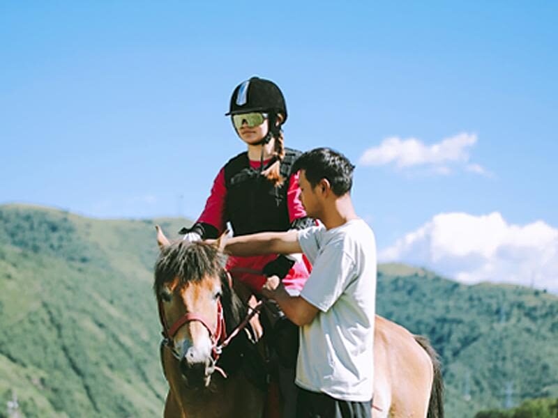 6-Day Tour to Daocheng Yading and Mount Siguniang in Sichuan (Stay in Yading Village, Can upgrade to a large 7-seater nanny car) - What the price covers, and what it does not