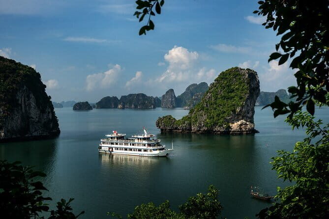 6 Days Amazing Landscape Of North Vietnam Tour (Hanoi, Sapa, Halong Bay) - Value and Considerations