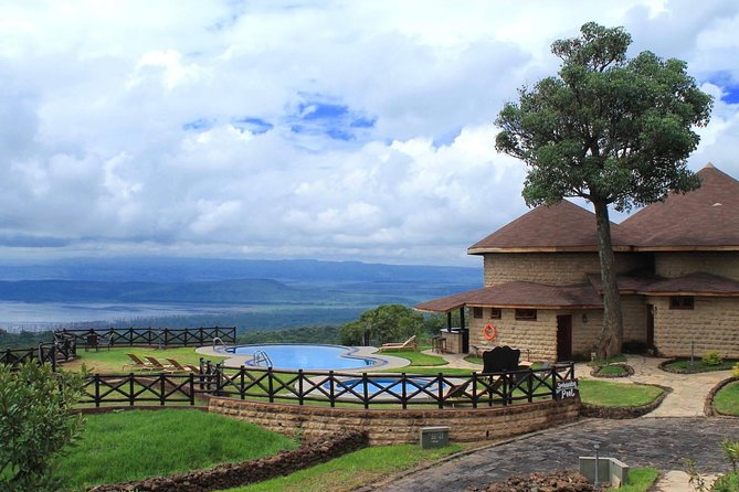 6 Days Big 5 Holiday Safari Adventure - Safari Guide and Safety Measures