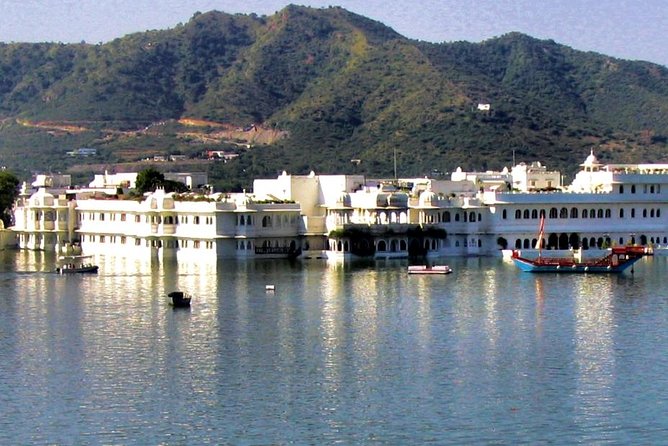 6 Days Golden Triangle Tour With Udaipur : Delhi, Agra, Jaipur - Meals and Inclusions