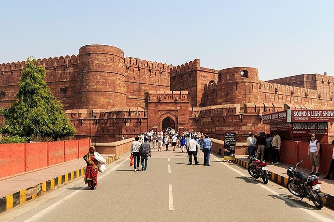 6 Days Golden Triangle With Udaipur : Delhi , Agra , Jaipur & Udaipur Tour - Accommodation and Transportation Details