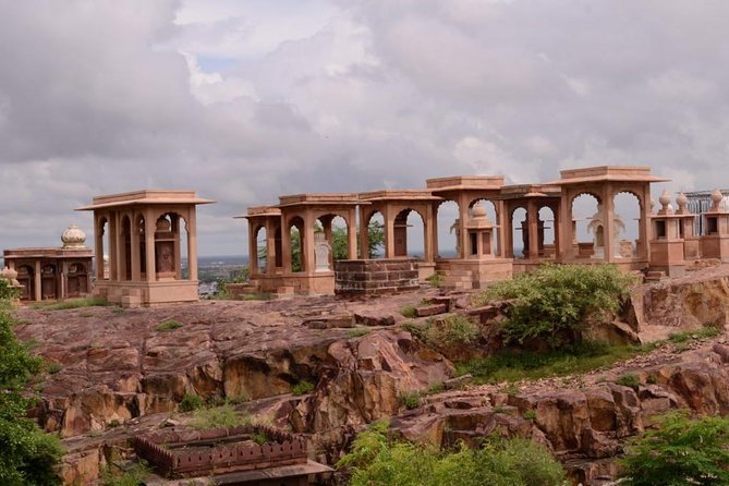 6 Days Jaipur, Jodhpur & Udaipur Tour With Hotels & Lunch - Local Guides and Transportation