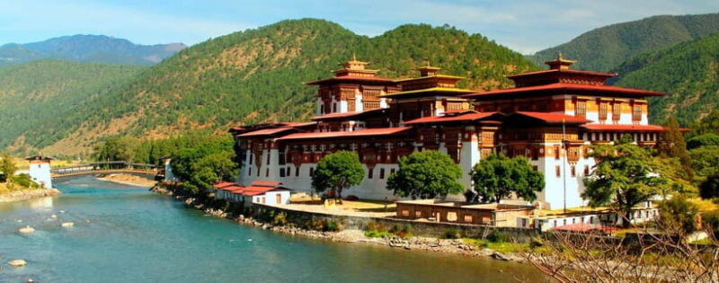 6 Days Luxury Tour to Bhutan in Group - The Itinerary: A Day-by-Day Breakdown