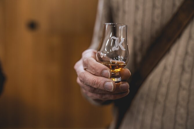 6 Hour Distillery Guided Tours in Tasmania With Lunch and Tasting - Booking Information