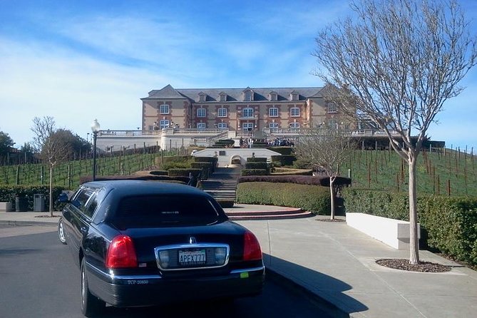 6-Hour Private Limousine Wine Country Tour of Napa or Sonoma - Complimentary Bar and Refreshments