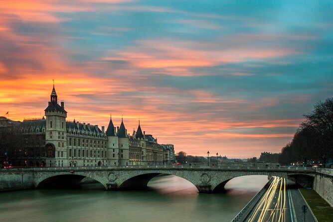 6 Hours Paris Private Tour With Gare Du Nord Pickup and Drop - Private Tour With Expert Guide