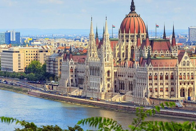 6 Hours Private City Tour of Budapest With Winetasting and Danube Evening Cruise - Tour Highlights