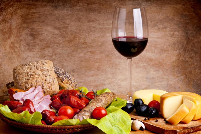 6 Hours Private City Tour of Budapest With Winetasting and Danube Evening Cruise - Winetasting Experience