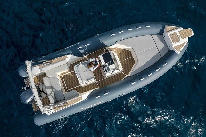 6 Island Hopping & Blue Mysteries: Shared Tour from Split - FAQ