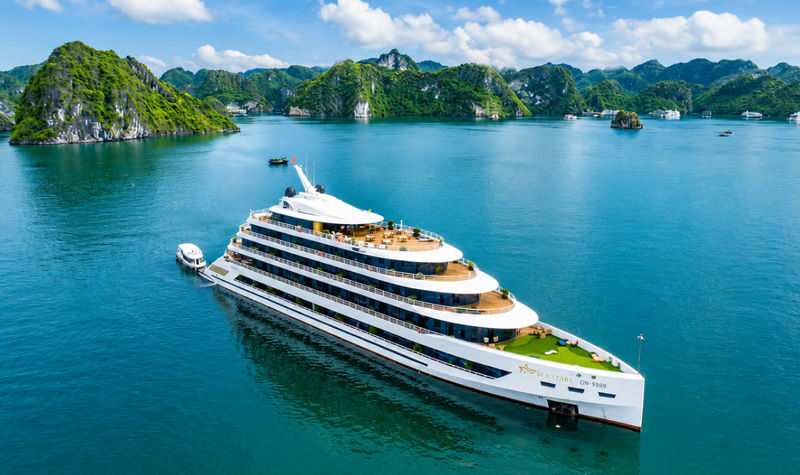6-Star Luxury 2D1N Cruise: Ha Long Bay with Sung Sot & Ti Top - At a glance