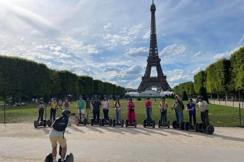 60-minute Guided Segway Tour in Paris - A fast introduction to Paris on two wheels