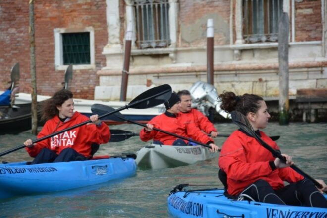 60 Quick Kayak Tour of Venice With Guide - Booking Information