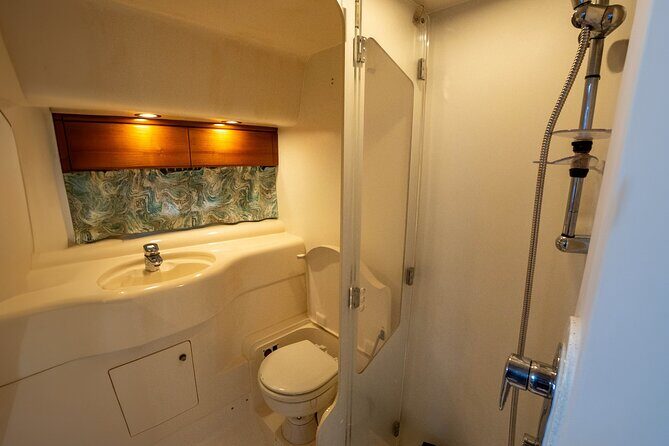 60ft 1 Hour FREE | Miami Yacht Rental | 3 to 6 Hours | 13 People - Who is This Tour Best For?