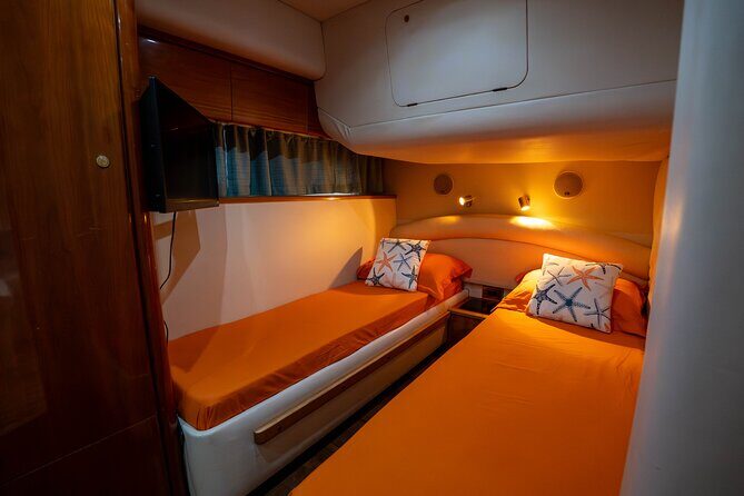 60ft 1 Hour FREE | Miami Yacht Rental | 3 to 6 Hours | 13 People - FAQ