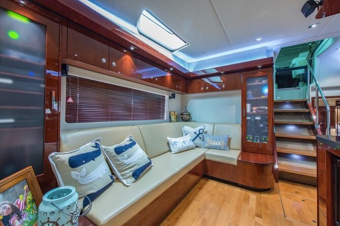 62ft Luxury Motor Yacht - St Thomas/St John - Cruise Experience