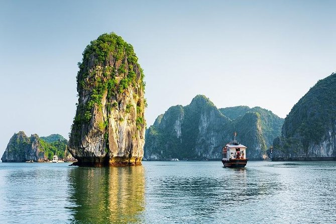 6Day Package Tour North-South: Sai Gon - Hanoi - Ha Long Cruise - Meeting and Pickup Details