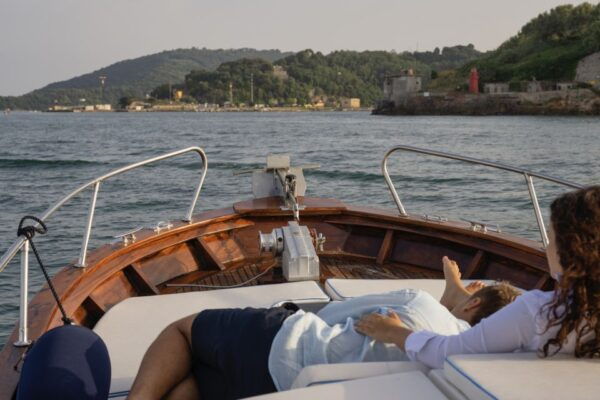 6h in the Gulf of Poets With Tasting of Local Food and Wine - Additional Services Provided