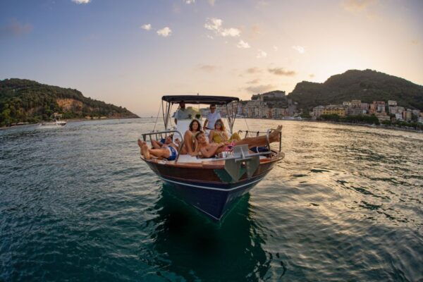 6h in the Gulf of Poets With Tasting of Local Food and Wine - Safety Measures and Facilities