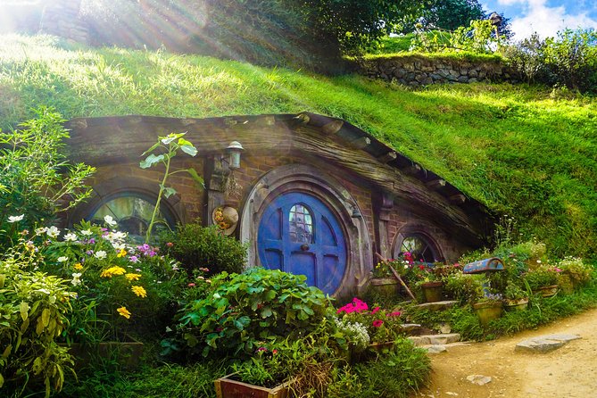 6hr Hobbiton Movie Set Tour - Departs Tauranga - Booking Details
