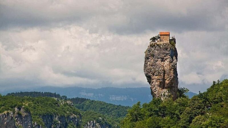 7-Day Georgia Tour with Wine, Mountains, Canyons & Meals - Discovering Georgia in 7 Days: A Deep Dive