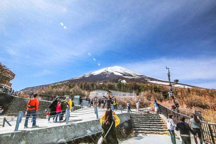 7 Day Japan on a Budget Small Group Tour Package by Tourist Journey - Day 4: Fuji views, lakeside scenery, and Oshino Hakkai