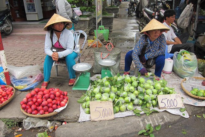 7-Day Vietnam Private Tour to Hanoi, Ho Chi Minh City, and Cruise on Halong Bay - Local Cuisine and Dining Experiences