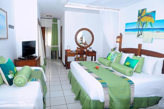 7 Days Mombasa Beach-Tsavo West-Voyager Ziwani Holiday Safari(Minimum 2 Persons) - Tour Package Highlights
