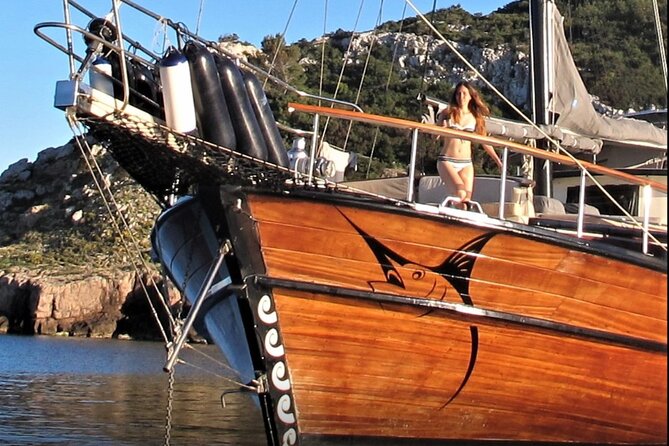 7 Days Private Tour Throughout Menorca Beaches in a Turkish Golet - Day 1: Arrival and Welcome Aboard
