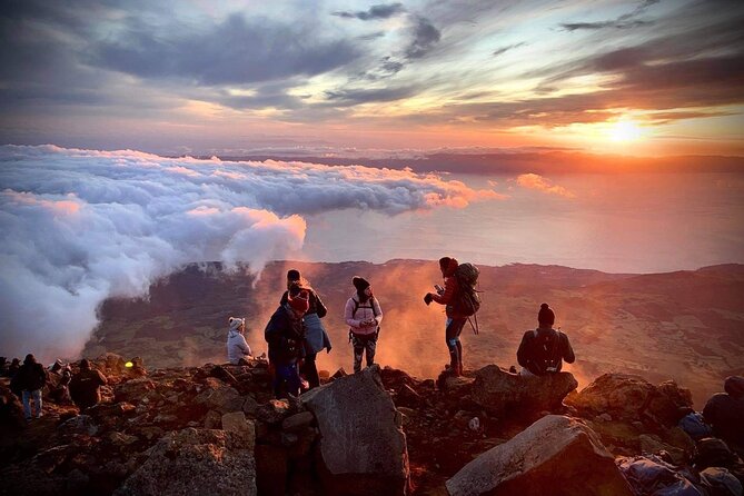 7 Hour Hike Pico Mountain and Piquinho 2351 Meters - Scenic Views Along the Hike