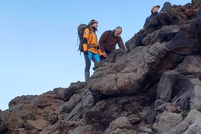 7 Hour Hike Pico Mountain and Piquinho 2351 Meters - Common Questions