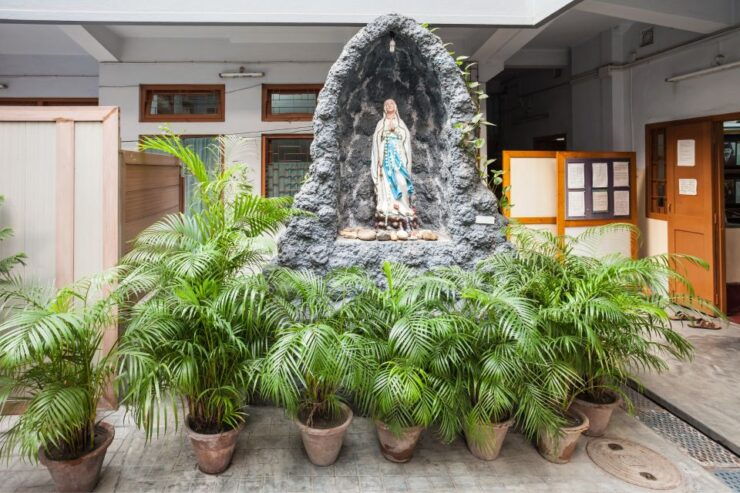 7 Hours Mother Teresas House & Kolkata Churches Tour - Tour Details