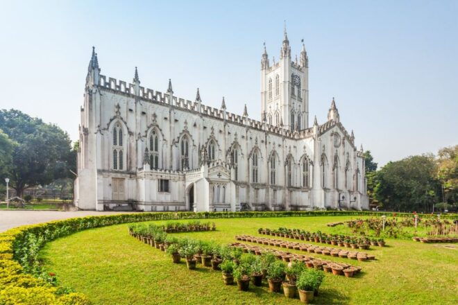 7 Hours Mother Teresas House & Kolkata Churches Tour - Language