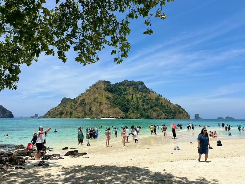 7 Islands Sunset Tour with Buffet+Snorkeling+Bioluminescent Plankton - Sunset dinner on Poda Island