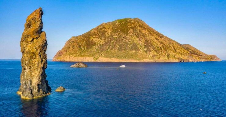 7 July: Mini-cruises to Alicudi, Filicudi and Salina - Activity Highlights