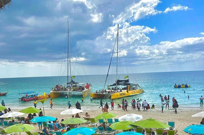 7 Mile Beach Party Catamaran Cruise with Snorkeling & Ricks Cafe - Good To Know