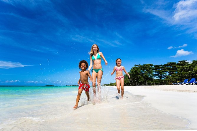 7 Mile Beach Private Tour - Tour Experience Highlights