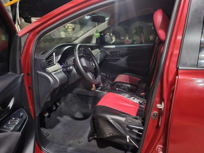 7 Seater Car Rental - Manual - Comfortable and Convenient Travel