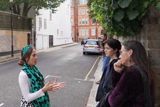 7 Secrets of Freddie Mercury With a Writer - Behind the Scenes of Queens Iconic Performances