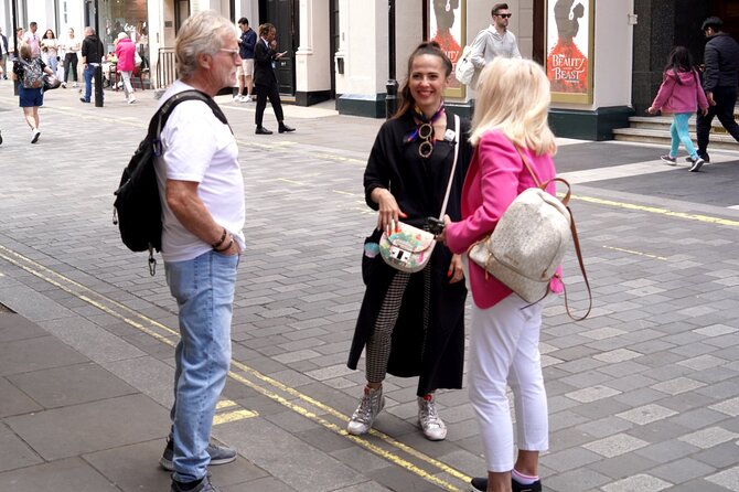 7 Secrets of the Beatles With a Writer 60s Bar - John Lennons Former Home