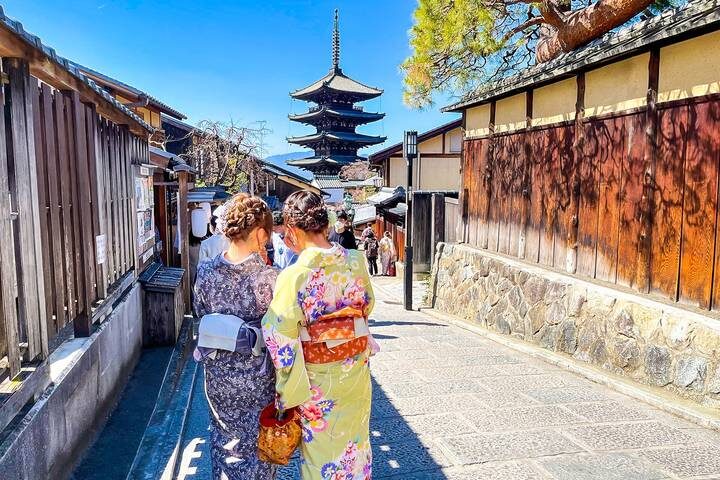 8-Day Japan Premium Mini Group Tour with 3/4 Stars Hotels by Agate Travel - Hiroshima and Miyajima on a long day trip