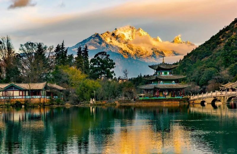 8-Day Tour of Yunnan Kunming, Dali, Lijiang & Shangri-La - Tiger Leaping Gorge and high-altitude Shangri-La