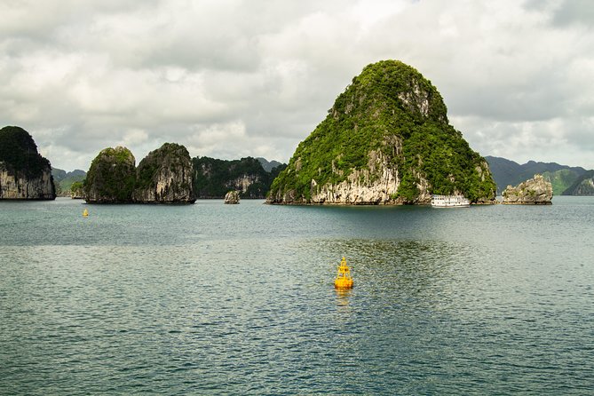 8 Days NORTH to CENTRAL of VIETNAM - Ho Chi Minh City: The Thriving Metropolis