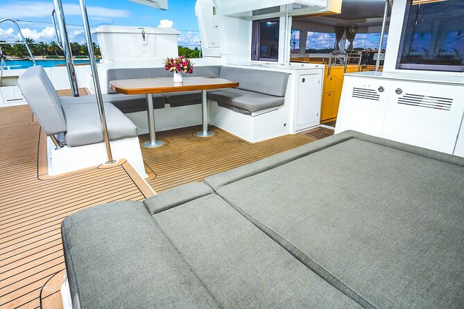 8-Hour Private 2 Stop 45 Cat to Cozumel, Food, Drinks & Snorkel - Refreshing Drinks