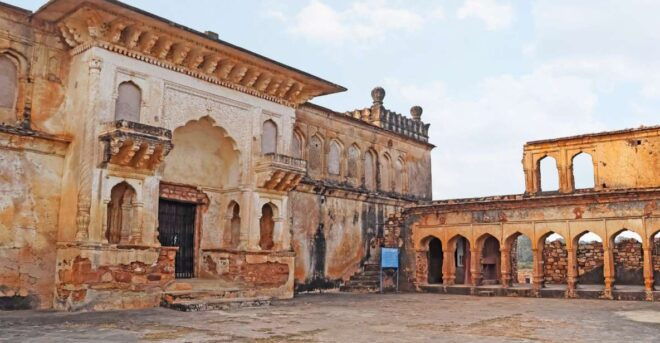 8-hours Excursion Trip to Unbeatable Kalinjar Fort - The Sum Up