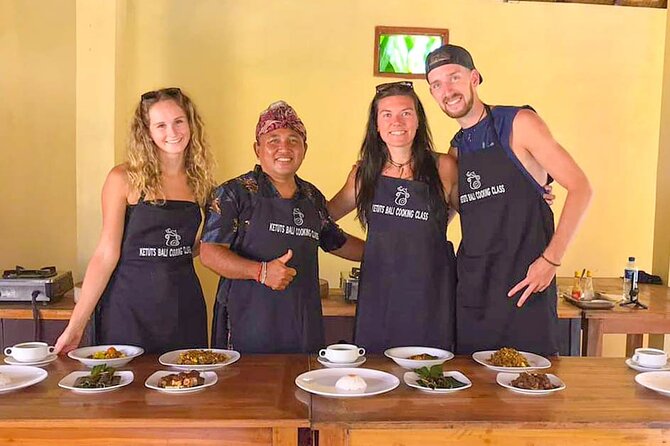 8 Hours Private Balinese Cooking Class With Tirta Empul Temple - Meeting and Pickup Information