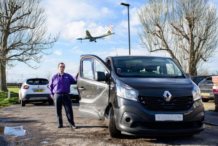 8 Seater Transfer: Heathrow Airport To/From Central London - Booking and Flexibility Options