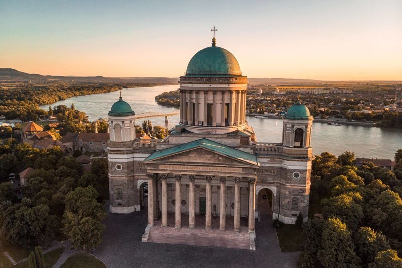 9-Hour Danube Bend Day Tour - Three Danube towns in one long day
